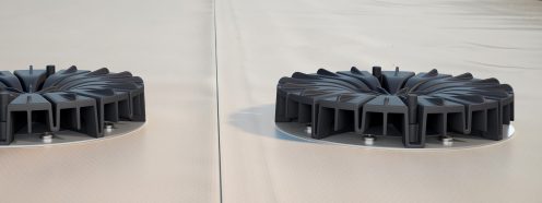 Siphonic roof drainage system roof outlets